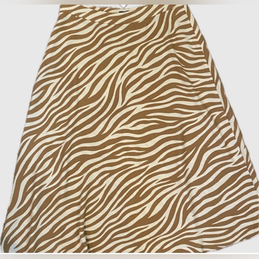 EUC Ann Taylor Zebra Stripe Skirt Satin Midi A Line Cream Flared Lined 4P